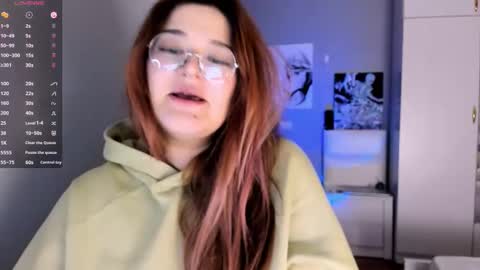 Julie online show from 12.03.24
