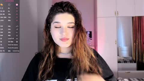 Julie online show from 02.02.25