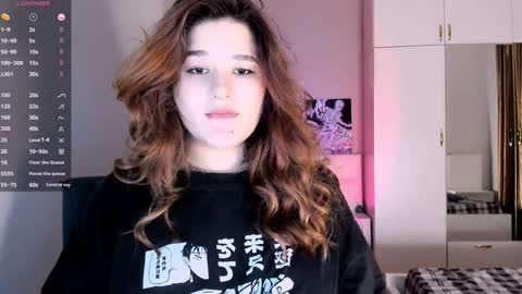 Julie online show from 02.03.25