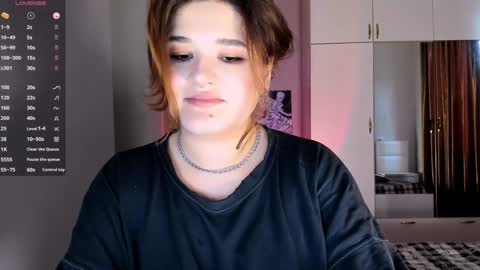 Julie online show from 02.06.25