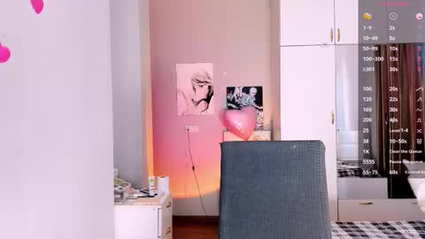 Julie online show from 02.11.25