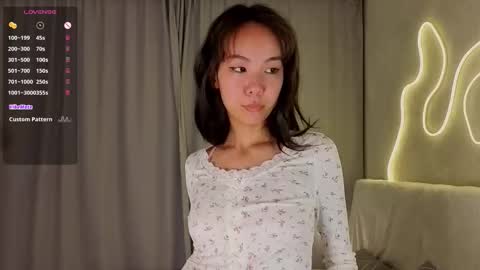 Snapshot of juniebogany chatting on 09.16.25 Bella online show from 09.16.25