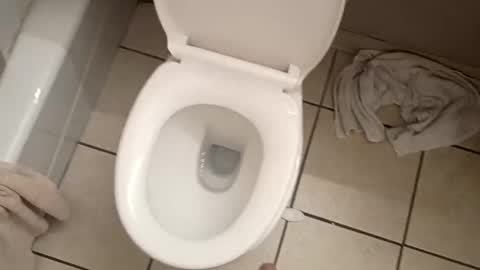 Snapshot of junior69king chatting on 12.20.25 manolito online show from 12.20.25