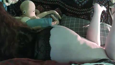 Juniper Darling  online show from 04.17.26