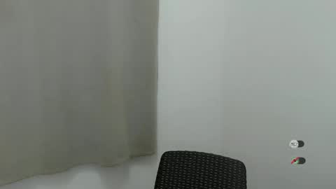 Snapshot of juny_lanyy chatting on 01.13.25 Julia online show from 01.13.25