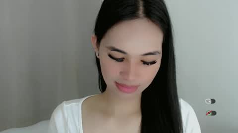 Snapshot of juny_lanyy chatting on 01.13.25 Julia online show from 01.13.25