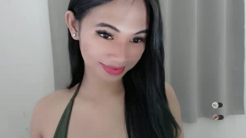 Snapshot of juny_lanyy chatting on 02.05.25 Julia online show from 02.05.25