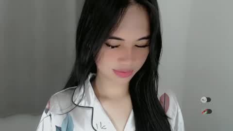 Snapshot of juny_lanyy chatting on 03.10.25 Julia online show from 03.10.25