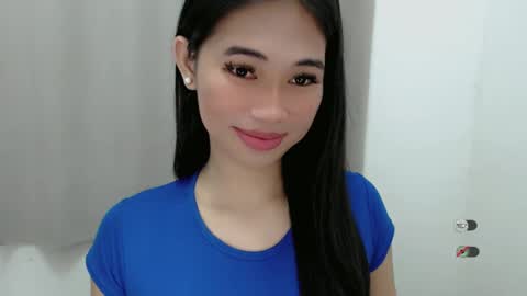 Snapshot of juny_lanyy chatting on 03.11.25 Julia online show from 03.11.25