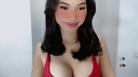 Snapshot of juny_lanyy chatting on 10.10.25 Julia online show from 10.10.25