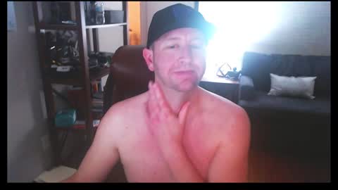 Snapshot of jusbeaz8722 chatting on 12.24.24 JustnSide Unexxst online show from 12.24.24