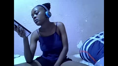 Snapshot of just_nuru chatting on 03.12.25 just_nuru online show from 03.12.25