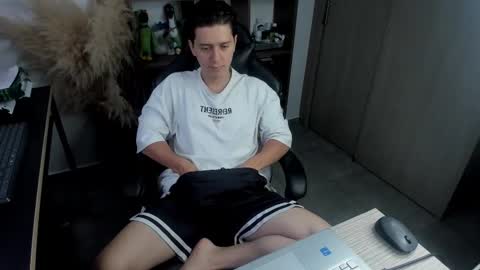 Snapshot of just_thatguy_ chatting on 10.22.25 know me online show from 10.22.25