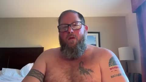 Snapshot of justaguyandnaked chatting on 11.08.25 justaguyandnaked online show from 11.08.25