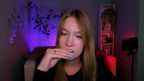 Snapshot of justcamila_ chatting on 09.26.25 justcamila online show from 09.26.25