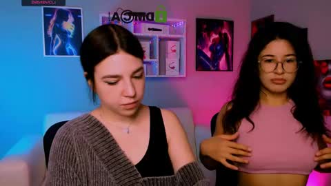 Snapshot of justcamila_ chatting on 10.16.25 justcamila online show from 10.16.25