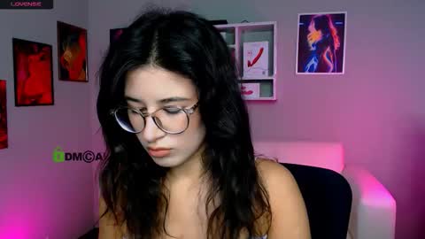 Snapshot of justcamila_ chatting on 10.18.25 justcamila online show from 10.18.25