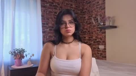 Holly online show from 08.10.26