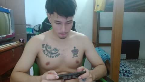 justin_taylor02 online show from 10.12.25