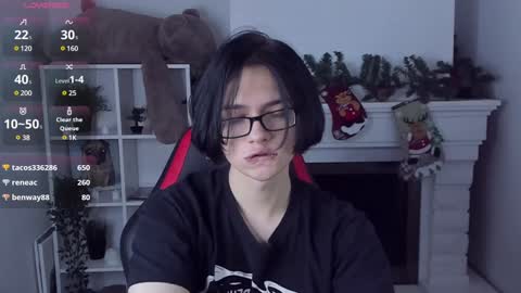 Snapshot of justin_twinkboy chatting on 12.22.24 JUSTIN online show from 12.22.24