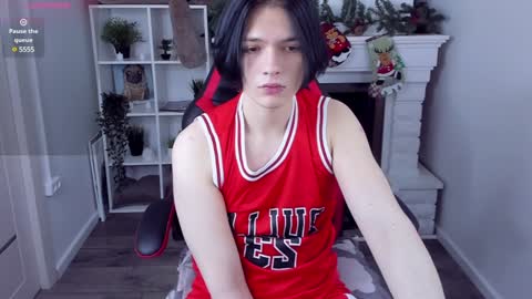 Snapshot of justin_twinkboy chatting on 12.23.24 JUSTIN online show from 12.23.24