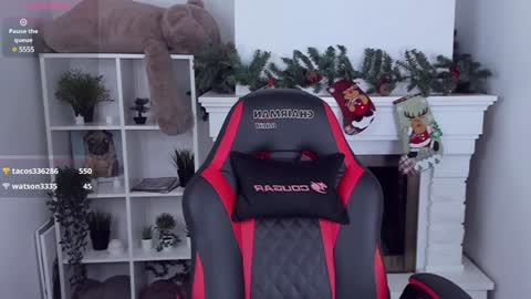 Snapshot of justin_twinkboy chatting on 12.24.24 JUSTIN online show from 12.24.24