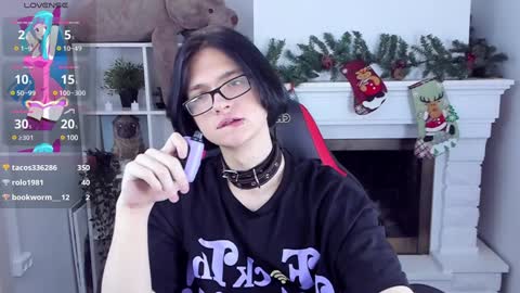 Snapshot of justin_twinkboy chatting on 12.28.24 JUSTIN online show from 12.28.24