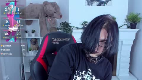 Snapshot of justin_twinkboy chatting on 01.12.25 JUSTIN online show from 01.12.25