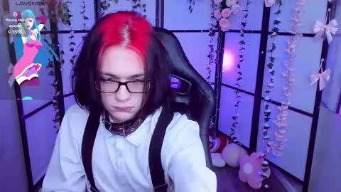Snapshot of justin_twinkboy chatting on 02.27.25 JUSTIN online show from 02.27.25