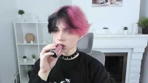 Snapshot of justin_twinkboy chatting on 09.16.25 JUSTIN online show from 09.16.25