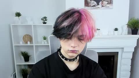 Snapshot of justin_twinkboy chatting on 09.24.25 JUSTIN online show from 09.24.25