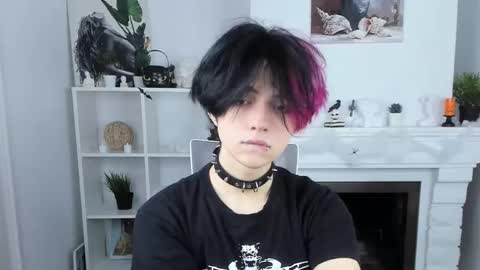 Snapshot of justin_twinkboy chatting on 10.22.25 JUSTIN online show from 10.22.25