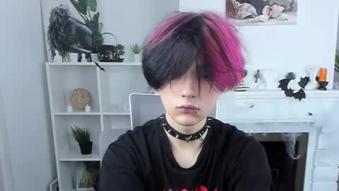 Snapshot of justin_twinkboy chatting on 10.26.25 JUSTIN online show from 10.26.25