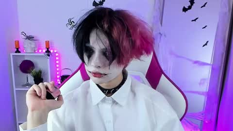 Snapshot of justin_twinkboy chatting on 11.01.25 JUSTIN online show from 11.01.25