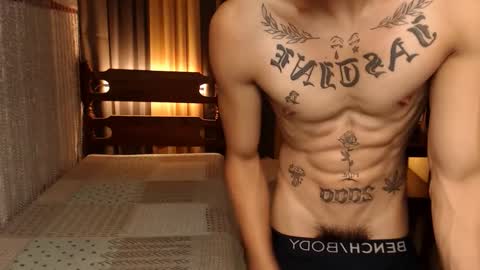 justine_hunk online show from 01.04.25