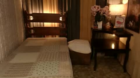 justine_hunk online show from 02.26.25