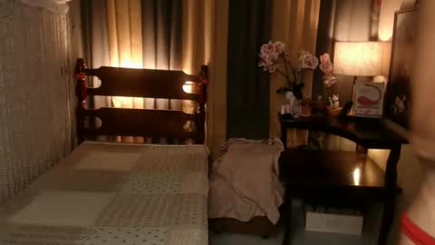 justine_hunk online show from 12.02.25