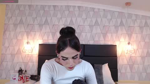 Snapshot of justineperry chatting on 02.04.25 Justine online show from 02.04.25