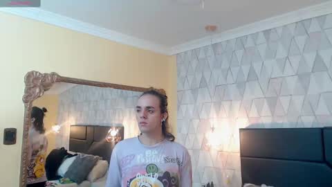 Snapshot of justineperry chatting on 02.21.25 Justine online show from 02.21.25