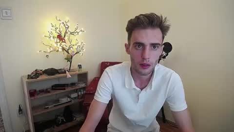 Snapshot of justinnordick chatting on 07.01.26 Hologram Guy online show from 07.01.26