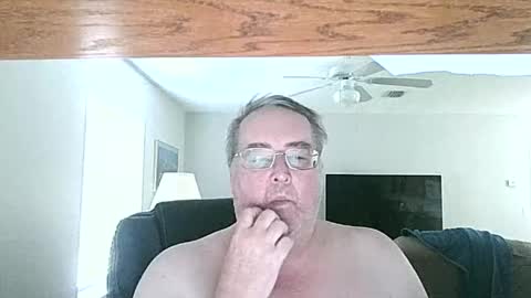 Snapshot of justmedm64 chatting on 02.23.25 justmedm64 online show from 02.23.25