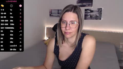 Snapshot of justmexy7 chatting on 09.29.25 Julie online show from 09.29.25