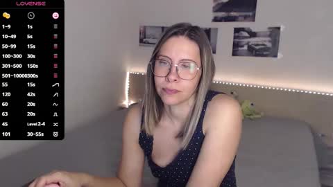 Julie online show from 11.28.25