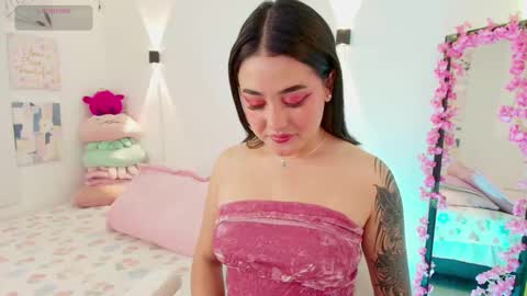 Snapshot of justonecute chatting on 09.23.25 Emy online show from 09.23.25