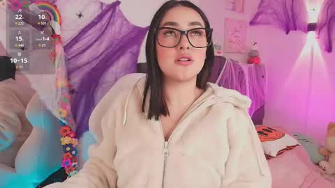 Snapshot of justonecute chatting on 10.07.25 Emy online show from 10.07.25