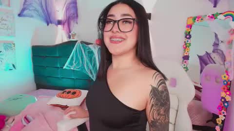 Snapshot of justonecute chatting on 10.19.25 Emy online show from 10.19.25