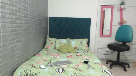 juviaandgray online show from 01.11.25