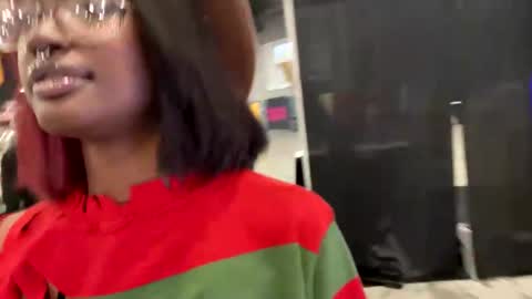 Aki Kim online show from 10.26.25