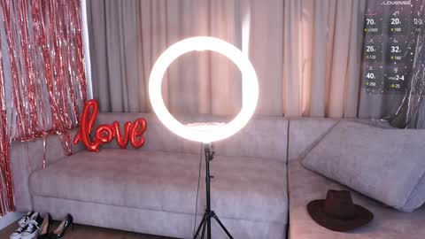 Amely online show from 09.17.25