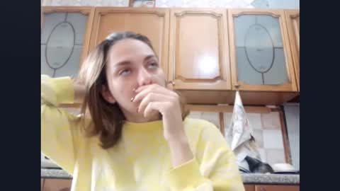 Snapshot of kacilangowski chatting on 09.30.25 Nika online show from 09.30.25